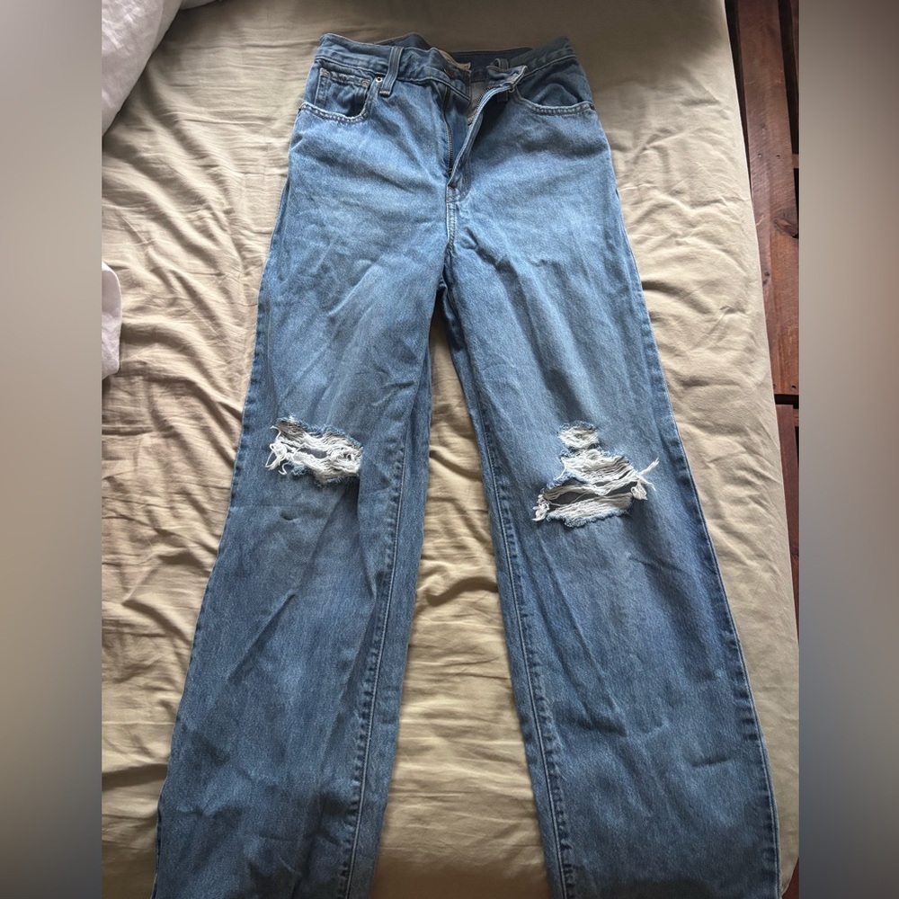 Levi's High Rise Distressed Jeans